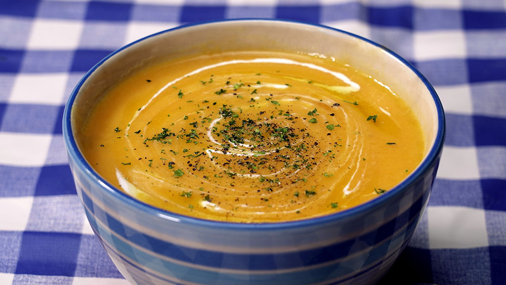Crema de zanahorias y patatas.  Prepara esta deliciosa receta de verduras de forma rápida y sencilla.  ¡Hace frío o calor como desees!
